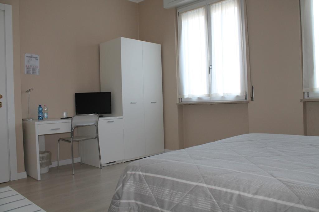 Hotel Cremona Viale Zimmer foto