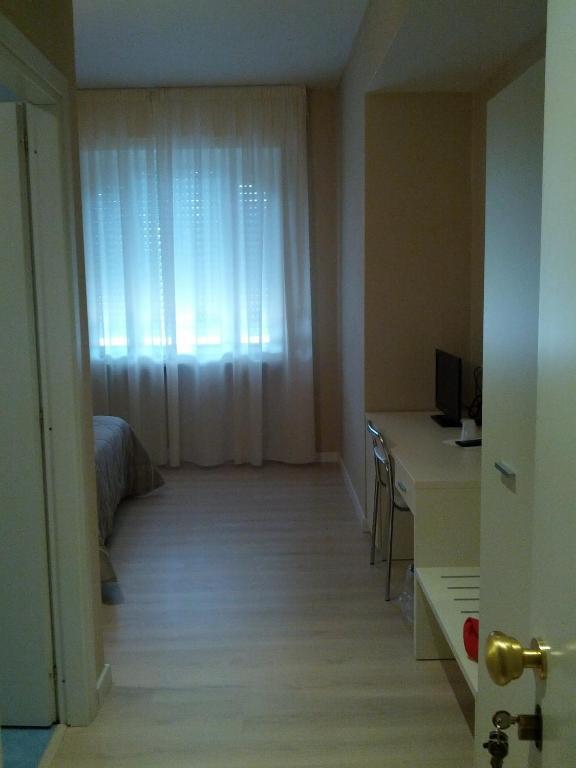 Hotel Cremona Viale Zimmer foto
